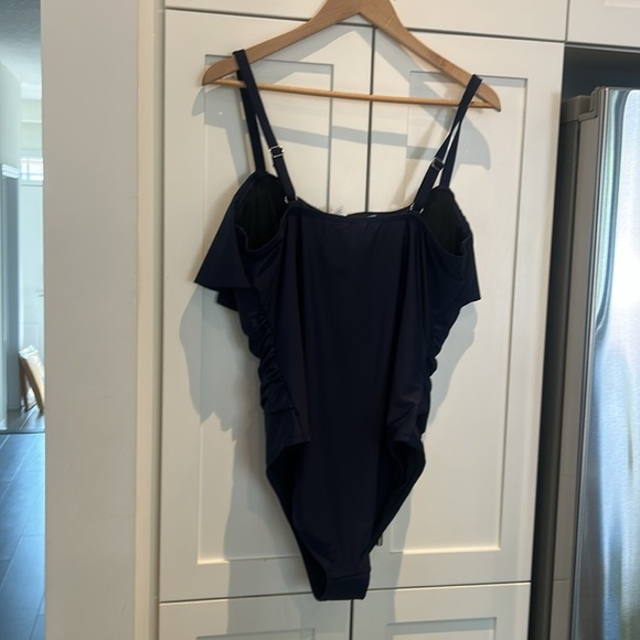 CUPSHE Navy Flowy Ruffle Trim Ruched Front Tummy Control Swimsuit Plus Size 2X - Picture 9 of 15